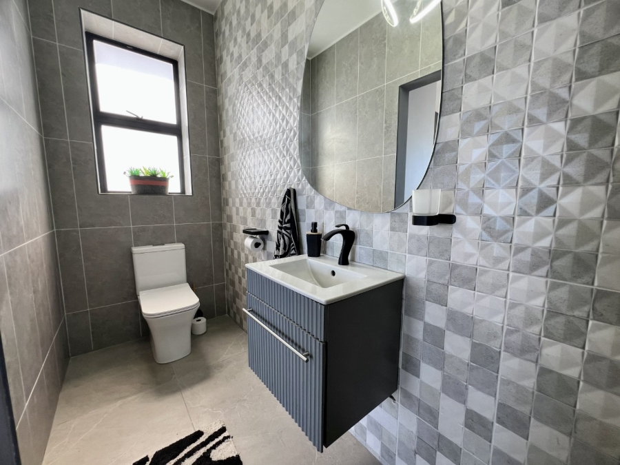 4 Bedroom Property for Sale in Breakwater Bay Eco Estate Western Cape